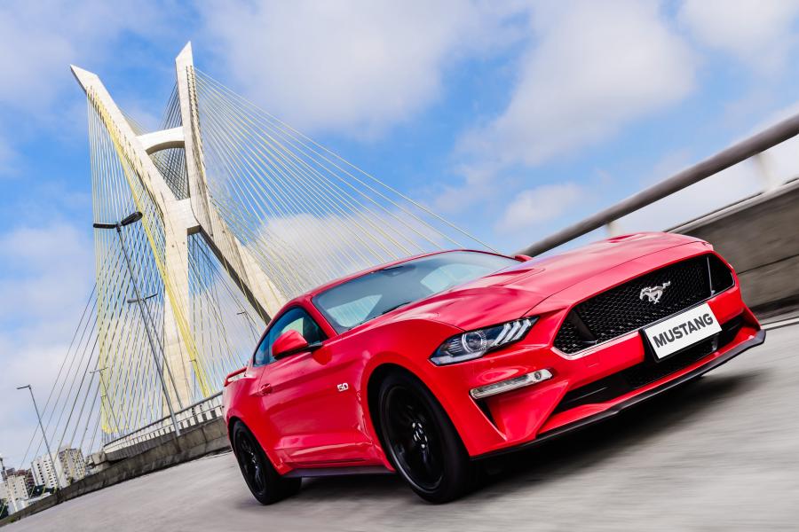  Ford Mustang GT Fastback 2018 года  (LA) (фото 3 из 28)